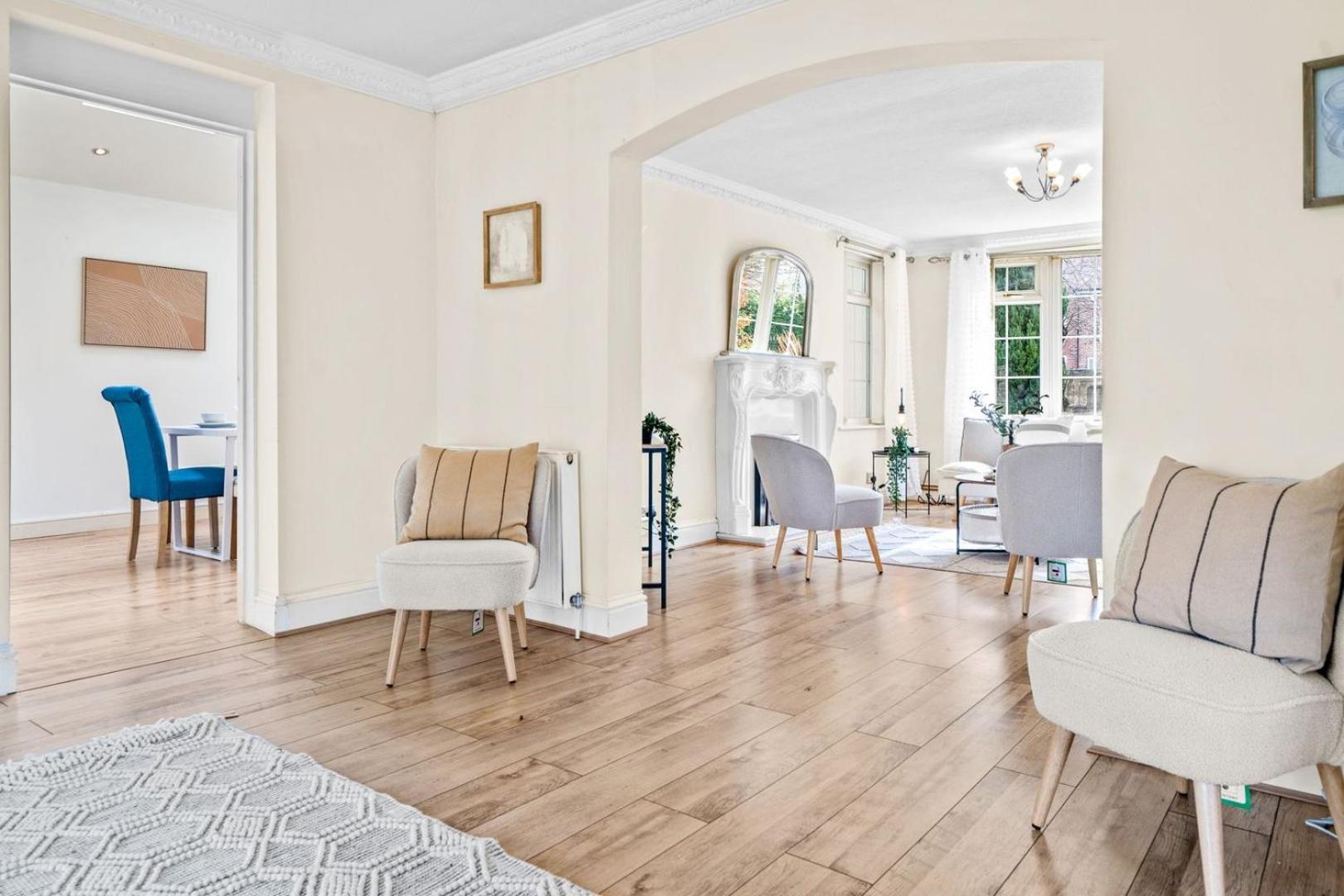 Spacious 5 Bedroom House Нотингам Екстериор снимка
